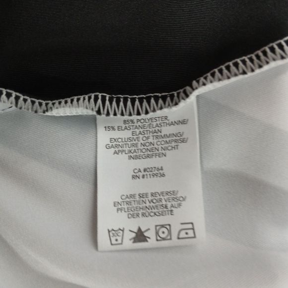 NVO Ladies Short Sleeve Golf Polo. Size L - Picture 3 of 7